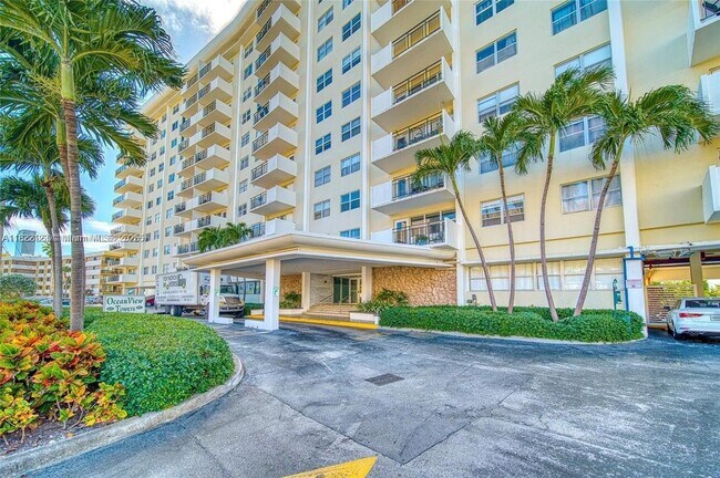 401 Golden Isles Dr, Unit 712 in Hallandale Beach, FL - Building Photo - Building Photo