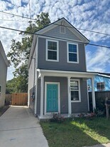 2023 Comstock Ave in North Charleston, SC - Building Photo