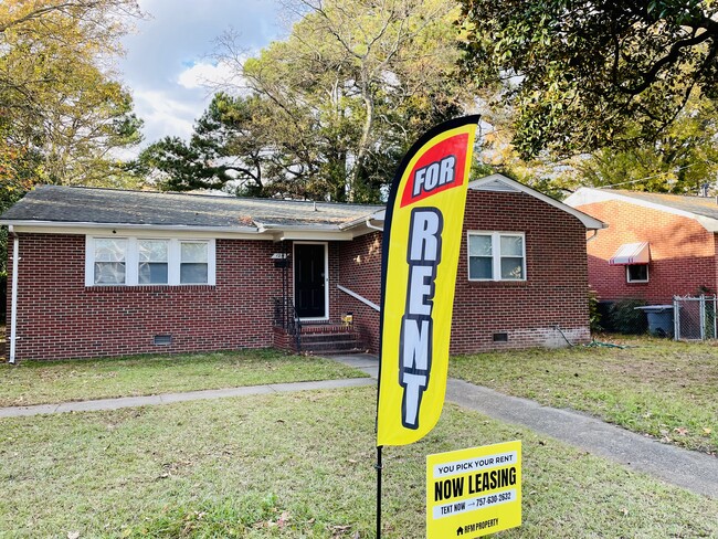 property at 1211 Victoria Blvd