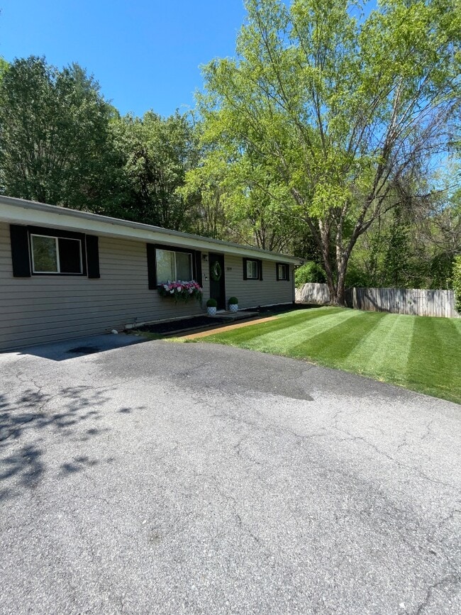 109 Cleveland Rd in Gray, TN - Building Photo - Building Photo