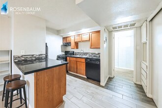 6320 N 16th St, Unit 209 in Phoenix, AZ - Foto de edificio - Building Photo