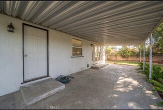 523 Larkin Dr, Unit 26 in Covina, CA - Foto de edificio - Building Photo