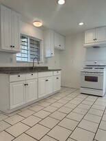 908 Glenn Ave in Modesto, CA - Building Photo