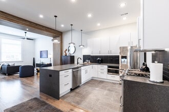 795 E McMillan St, Unit 3 in Cincinnati, OH - Foto de edificio - Building Photo