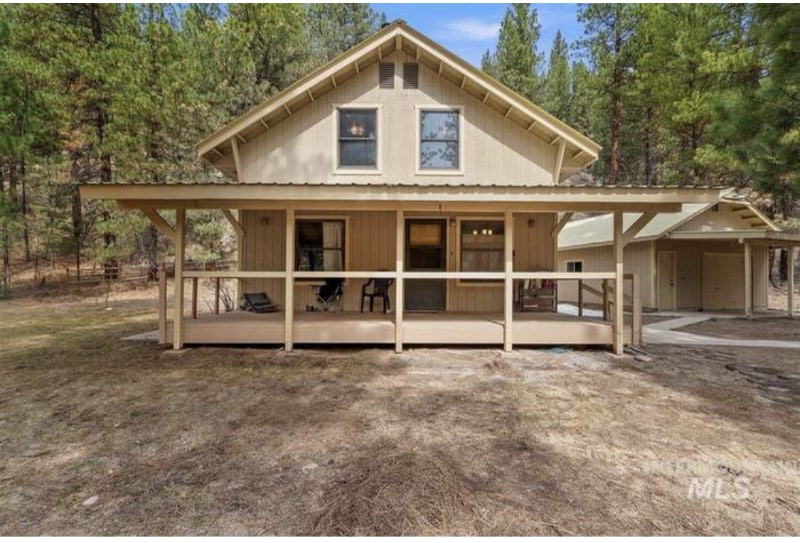 8392 ID-21 in Lowman, ID - Building Photo