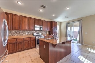 933 Wagner Valley St in Henderson, NV - Building Photo - Building Photo