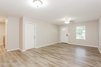 3750 Warwick St in Jacksonville, FL - Building Photo - Building Photo