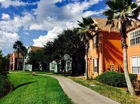 9020 Lake Chase Island Way in Tampa, FL - Building Photo