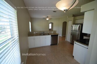 6051 NW 41st Dr in Coral Springs, FL - Building Photo - Building Photo