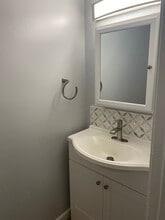 105 Elmwood Dr in Hudson, NH - Building Photo - Building Photo