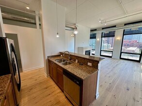 740 W Fulton St in Chicago, IL - Building Photo - Building Photo