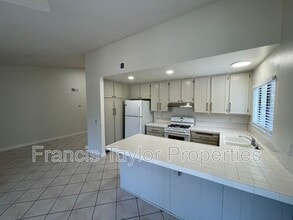 1937 Maverick Glen in Escondido, CA - Building Photo - Building Photo