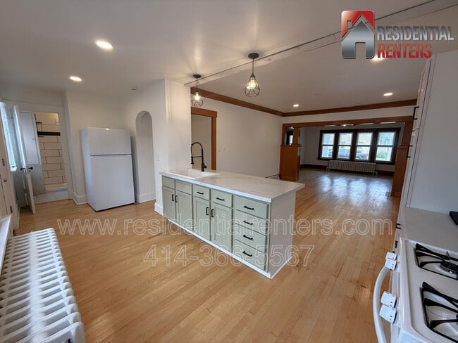 property at 2033 S 82nd St