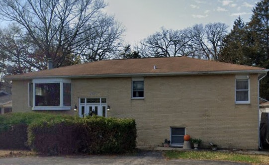 property at 728 N Lakeview Dr