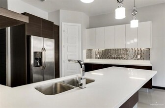 1316 E Balboa Ave in McAllen, TX - Building Photo - Building Photo