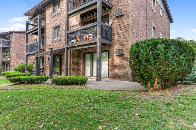 15128 Quail Hollow Dr in Orland Park, IL - Building Photo - Building Photo