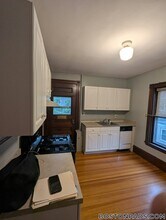 1068 South St in Boston, MA - Foto de edificio - Building Photo