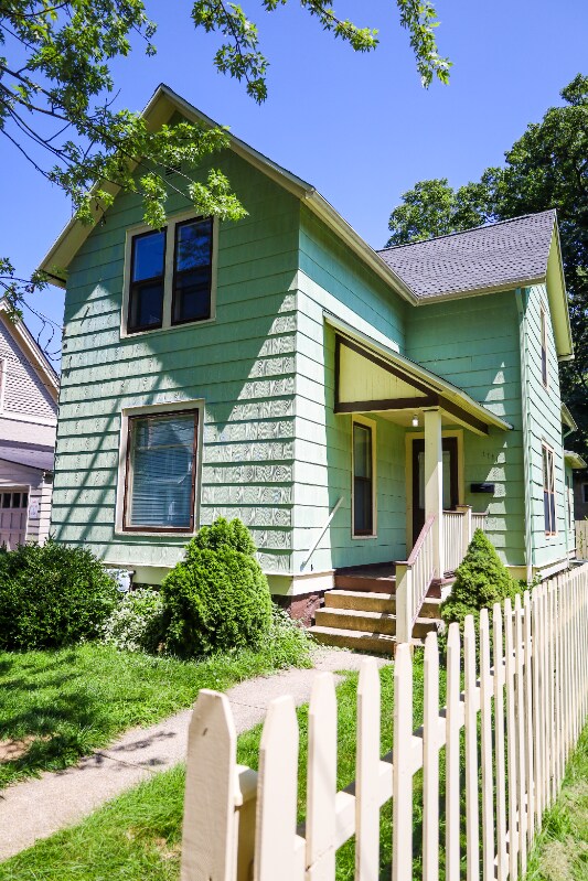 property at 1113 Merrill St