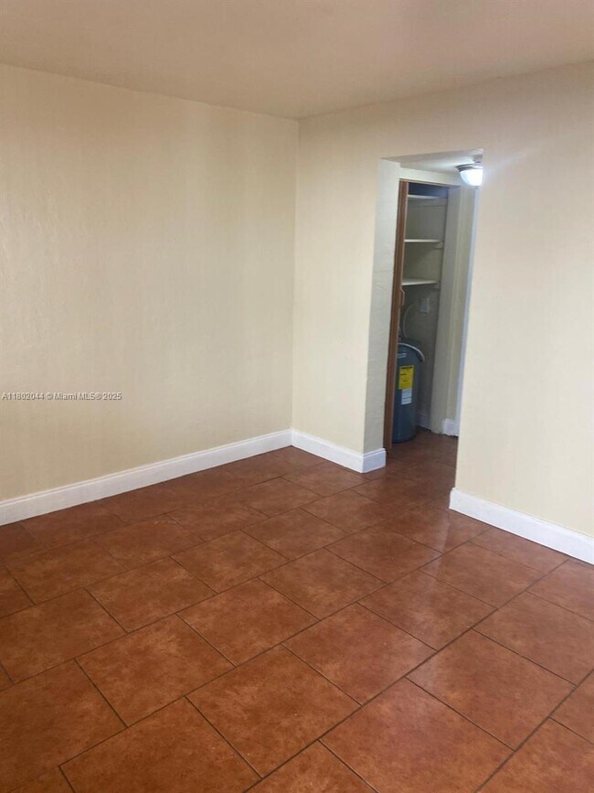 1319 NW 60th St in Miami, FL - Building Photo - Building Photo