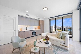 7144 Byron Ave in Miami Beach, FL - Building Photo