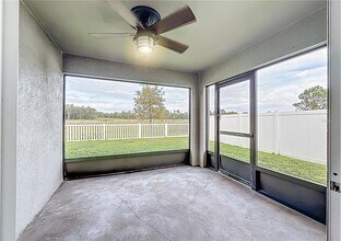 6945 Gideon Cir in Zephyrhills, FL - Building Photo - Building Photo