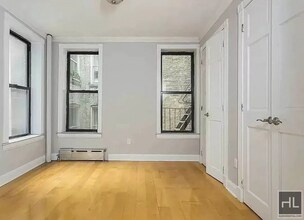 Bedford Street in New York, NY - Building Photo - Building Photo