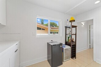 9425 N Miami Ave in Miami Shores, FL - Building Photo - Building Photo