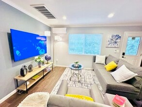 2621 Wallace Ave in Fullerton, CA - Building Photo - Building Photo