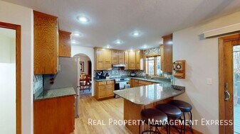 Furnished 4-Bedroom, 4-Bath Home in Sioux Falls, SD - Building Photo