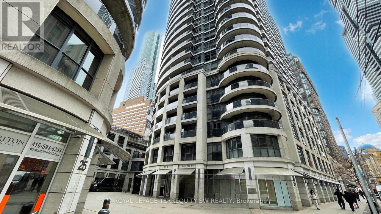21A-3721 Carlton St. in Toronto, ON - Building Photo