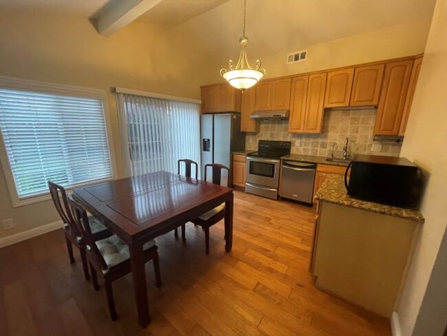 5197 Bolton Pl in Newark, CA - Building Photo - Building Photo