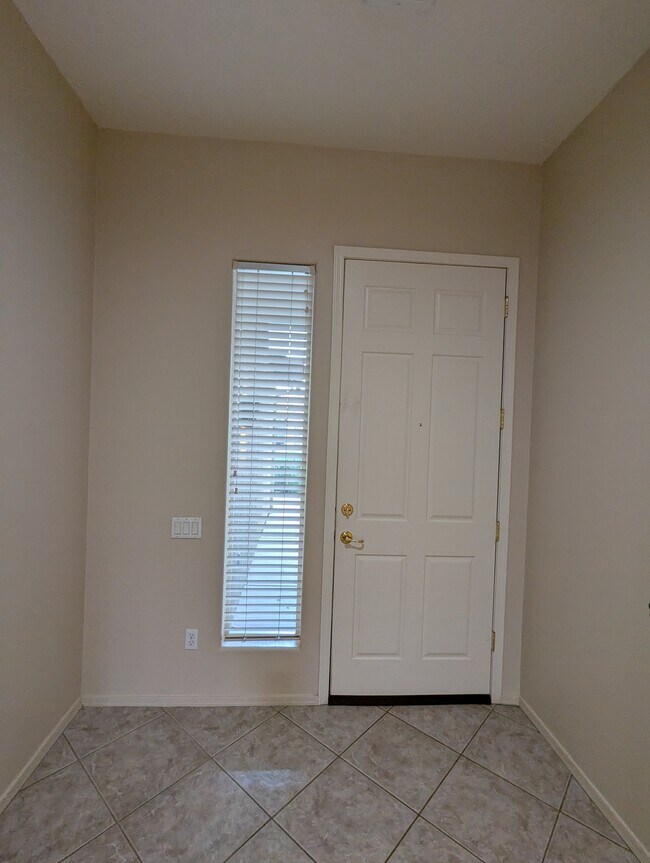 10479 E Superstition Range Rd in Gold Canyon, AZ - Foto de edificio - Building Photo