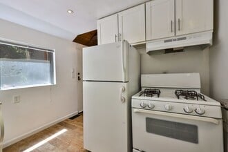 599 Acacia Dr in Crestline, CA - Building Photo - Building Photo