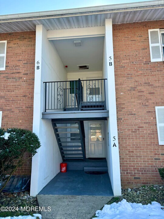 735 Greens Ave-Unit -6B in Long Branch, NJ - Building Photo