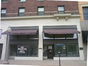 Brodhead Apartments in Beaver Falls, PA - Building Photo - Building Photo