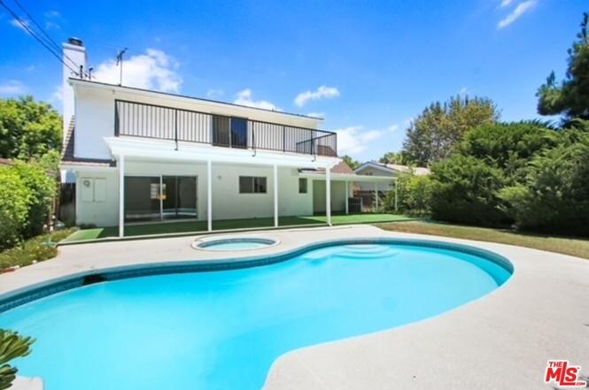 5655 Ramara Ave in Los Angeles, CA - Building Photo