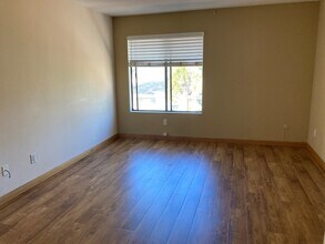 6877      Caminito Mundo in San Diego, CA - Building Photo - Building Photo