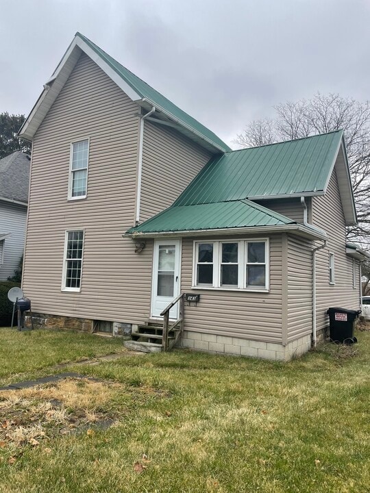 343 Sturges Ave, Unit 343 in Mansfield, OH - Foto de edificio