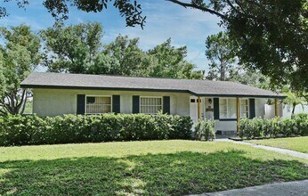 800 Gaston Foster Rd in Orlando, FL - Building Photo - Building Photo