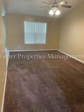 7778 Sandalwood Dr in Newburgh, IN - Foto de edificio - Building Photo