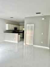 8800 NW 107th Ct in Doral, FL - Building Photo - Building Photo
