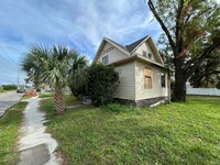 1625 9th Ave W in Bradenton, FL - Foto de edificio - Building Photo