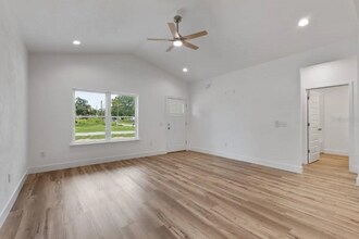 511 NW 2nd Ave in Trenton, FL - Building Photo - Building Photo