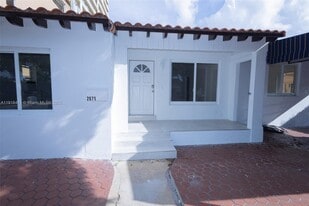 2675 SW 24th Ter in Miami, FL - Building Photo