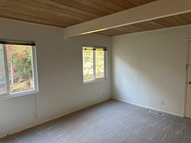 121 Escanyo Way in Menlo Park, CA - Building Photo - Building Photo