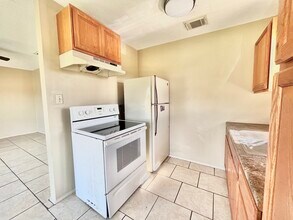 3021 Sycamore Ave in Bay City, TX - Building Photo - Building Photo