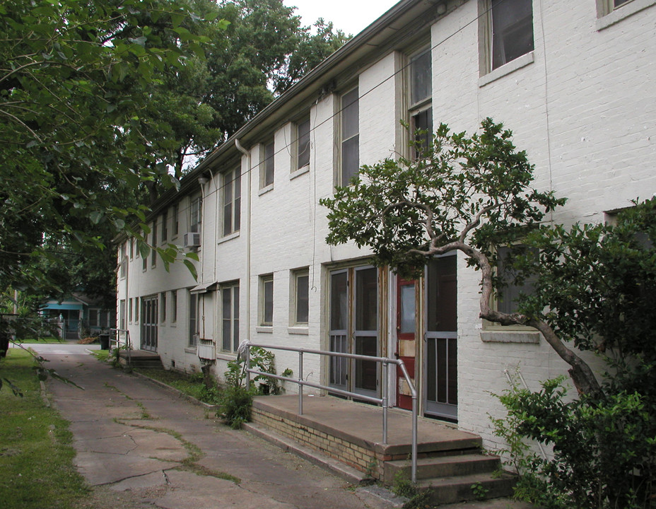 7301 Capitol St in Houston, TX - Building Photo