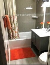 14718 W Magnolia Blvd, Unit 7 in Los Angeles, CA - Building Photo - Building Photo