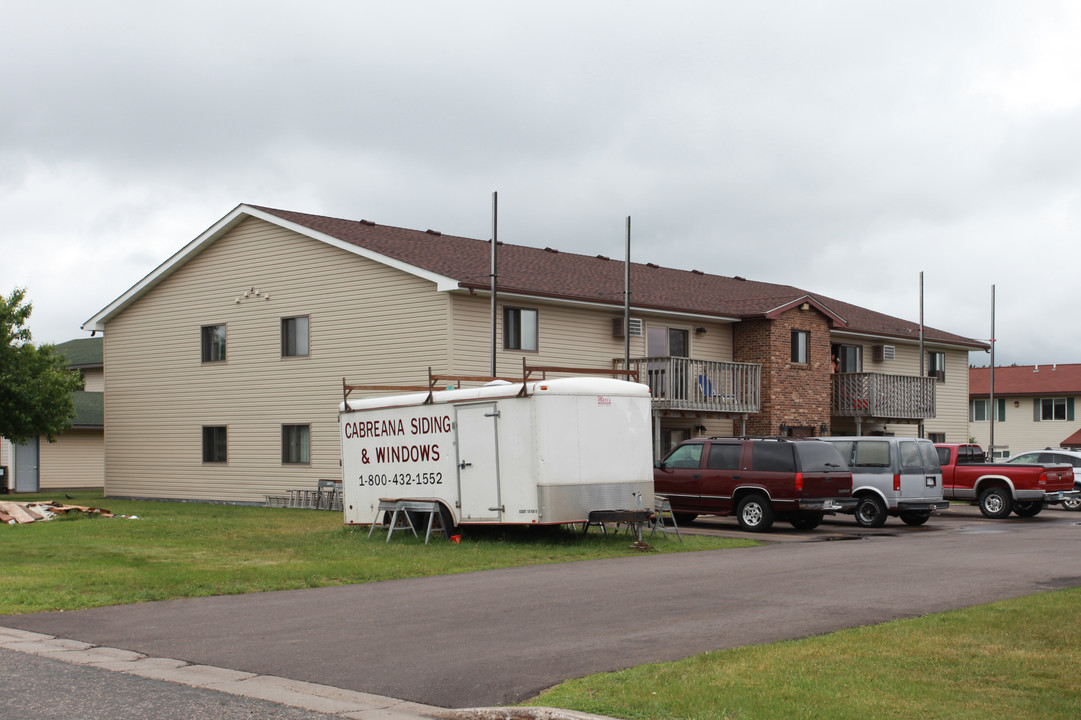 1605 Redwood Dr in Hudson, WI - Building Photo