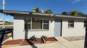 15 SE 24th Ave in Cape Coral, FL - Building Photo